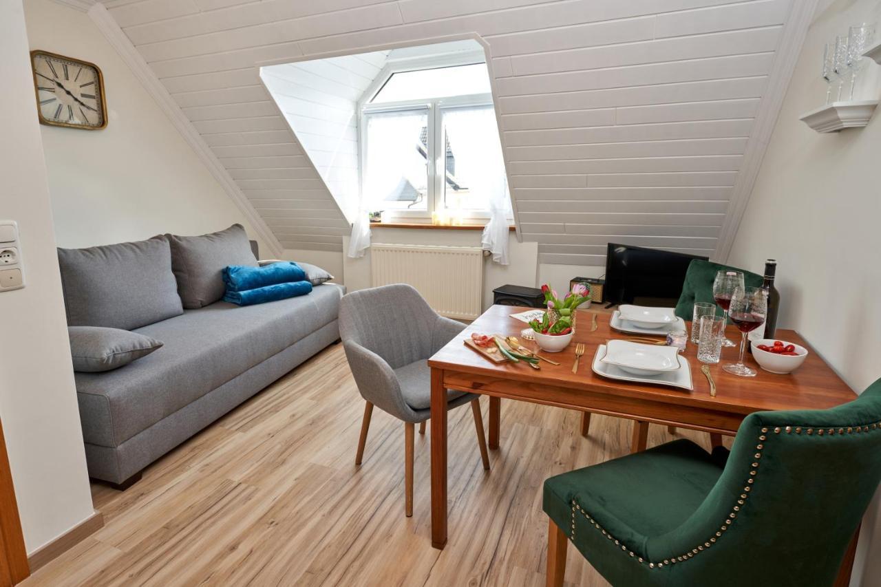 Ferienwohnungen Eifelstuben Mit Charme - Am See, Nahe Burg 乌尔门 外观 照片
