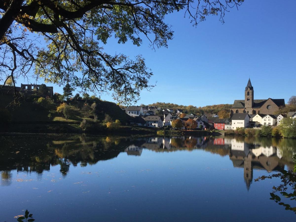Ferienwohnungen Eifelstuben Mit Charme - Am See, Nahe Burg 乌尔门 外观 照片