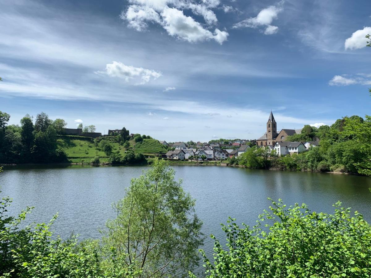 Ferienwohnungen Eifelstuben Mit Charme - Am See, Nahe Burg 乌尔门 外观 照片