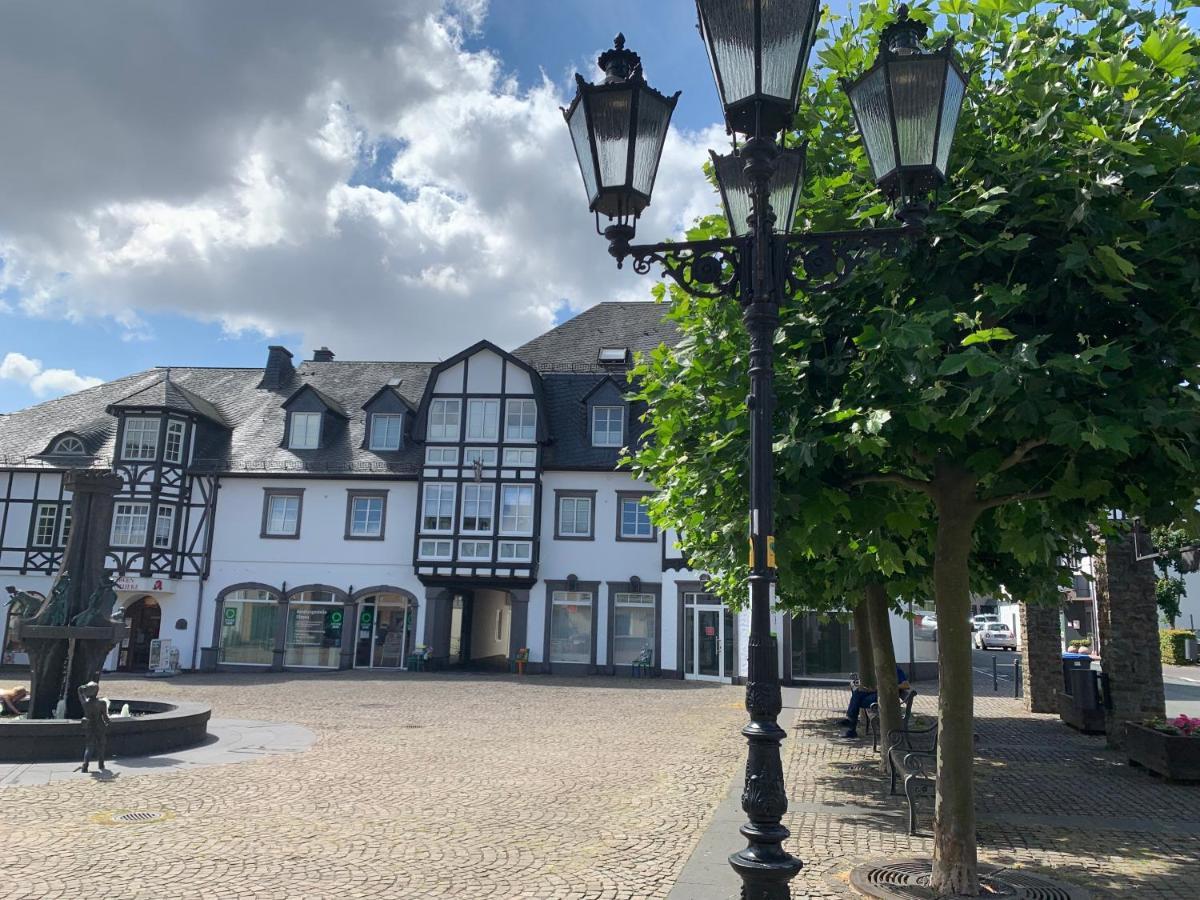 Ferienwohnungen Eifelstuben Mit Charme - Am See, Nahe Burg 乌尔门 外观 照片