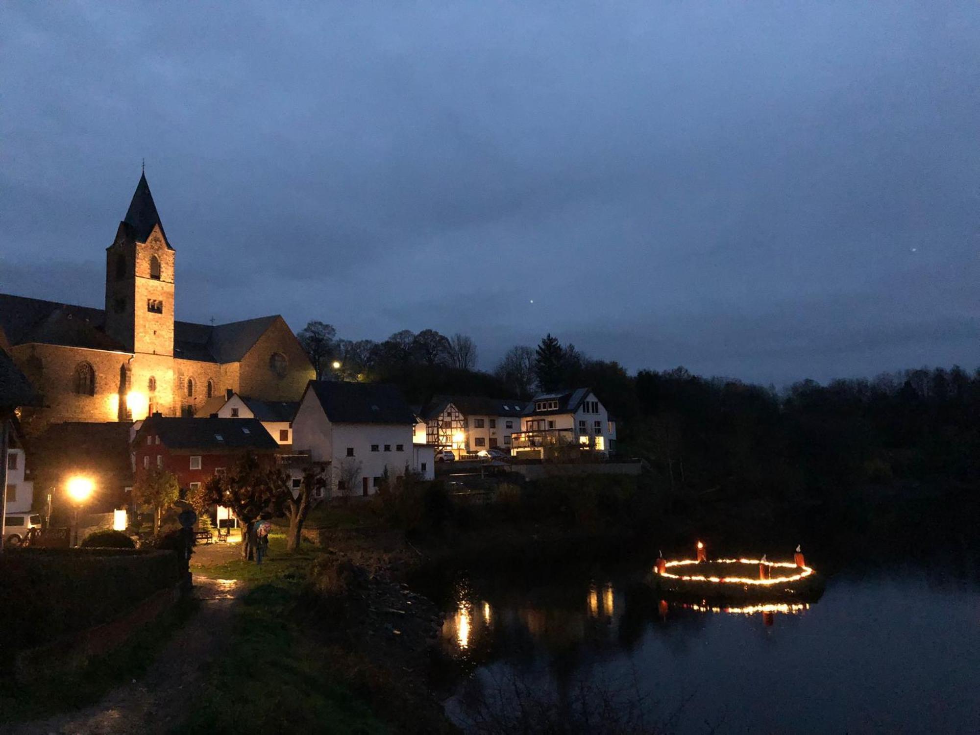 Ferienwohnungen Eifelstuben Mit Charme - Am See, Nahe Burg 乌尔门 外观 照片